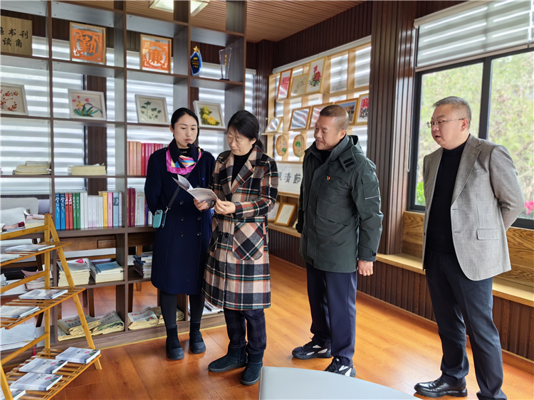 成南公司党委委员、职工董事、工会主席人选吴华峰调研成南公司各管理处职工小家建设工作.jpg